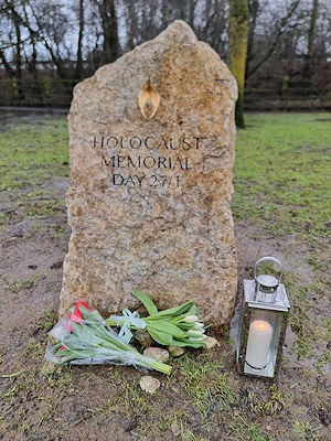 /BuckinghamHolocaustStone_Mar25.jpg